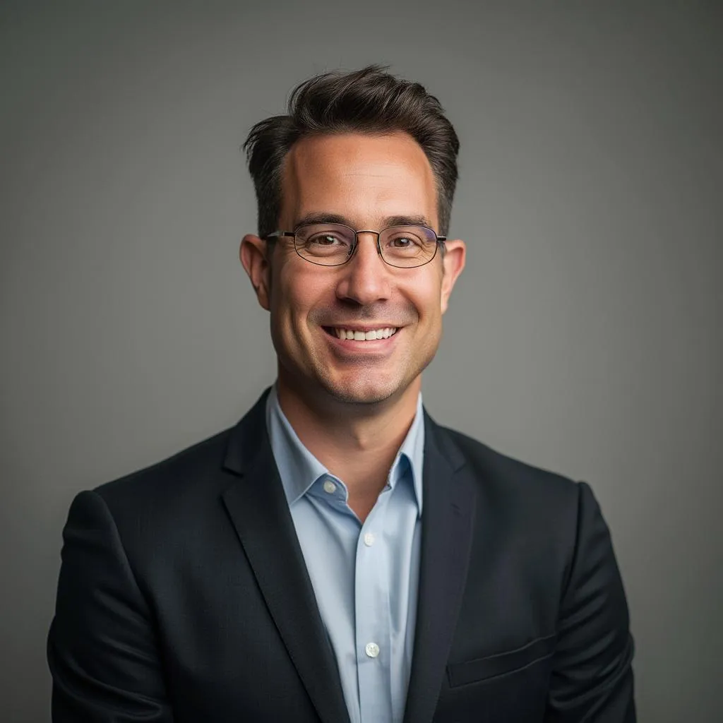 Alejandro Hernández CEO